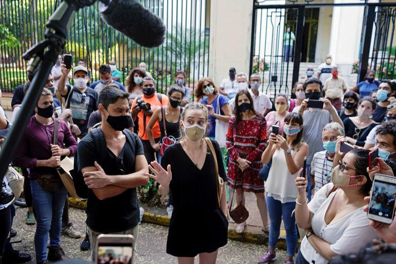 Cuban artists end rare protest, say authorities agree to talks