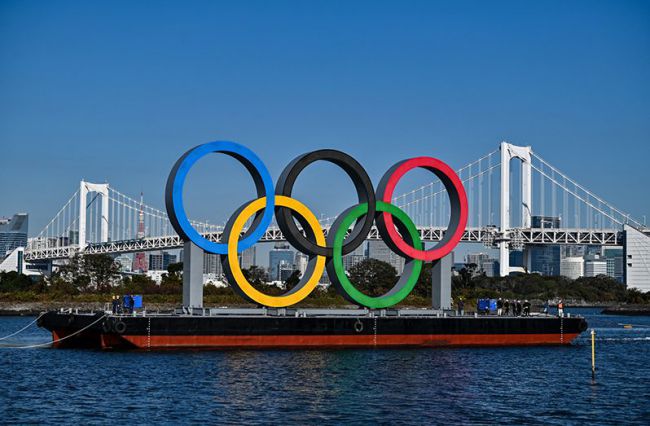 Olympic rings illuminated upon return to Tokyo Bay