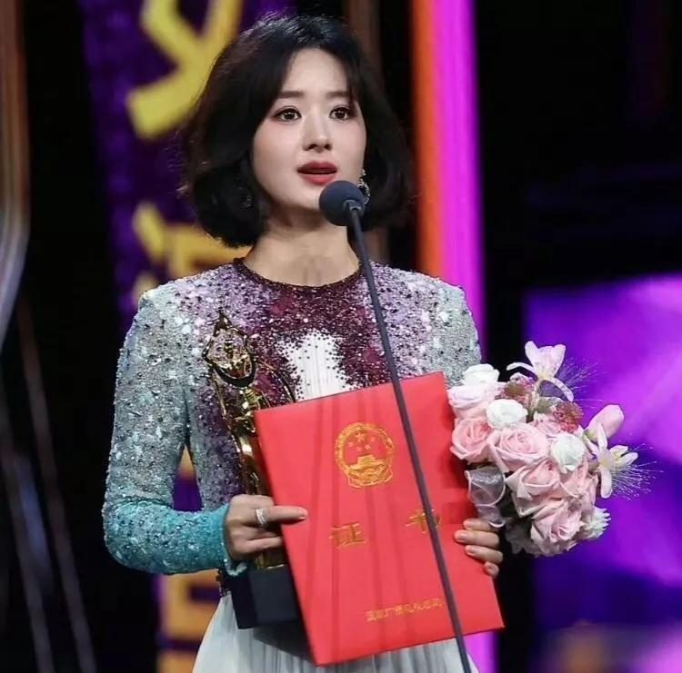 拿下“飞天奖”视后,赵丽颖接不了孙俪的班