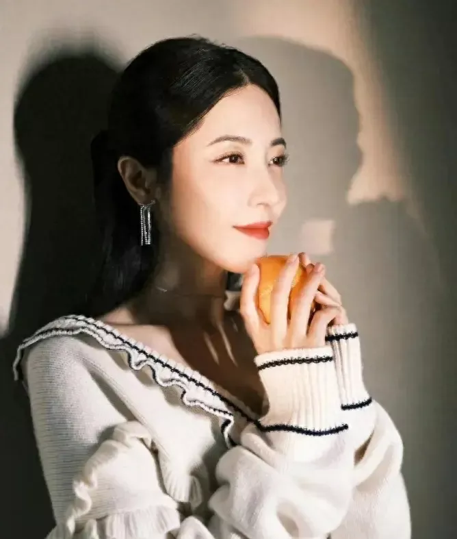 中戏200年第一美女,把3位前任都捧成了影帝