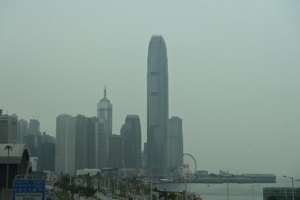 她在香港非法占地建毛泽东馆 被令清拆