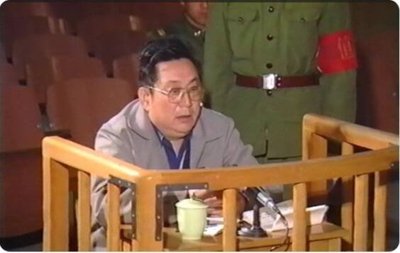 38军军长徐勤先少将抗命镇压六四学运学生，被当局秘密判刑。图为徐勤先在军事法庭受审照片。（撷取自Ｘ）